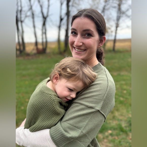 Meet your Posher, Gina - Picture 2 of 2